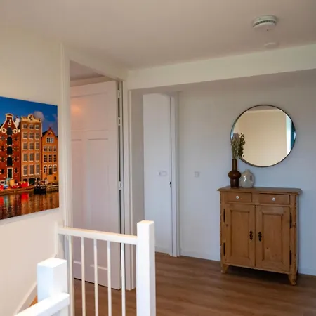 8 Persons Waterfront * Roelofarendsveen