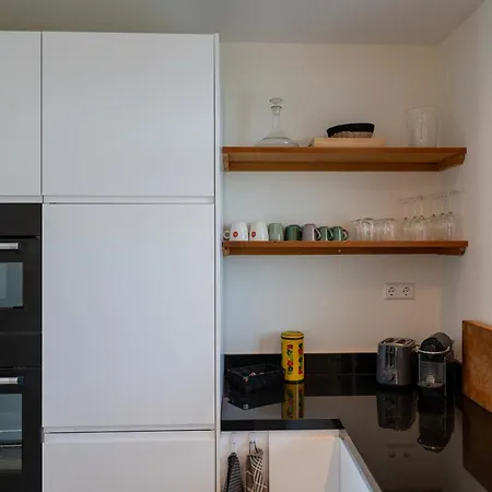 8 Persons Waterfront Villa