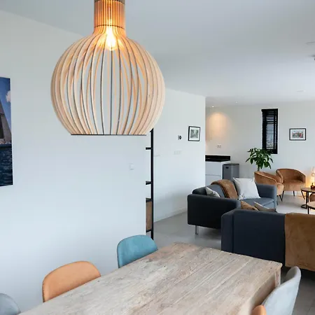 8 Persons Waterfront * Roelofarendsveen