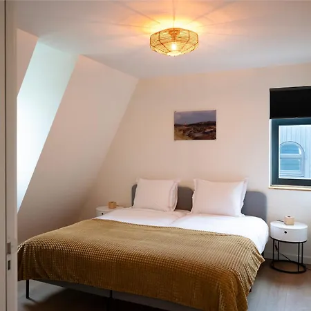 8 Persons Waterfront