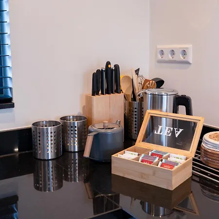 8 Persons Waterfront Tulpenacker * Roelofarendsveen