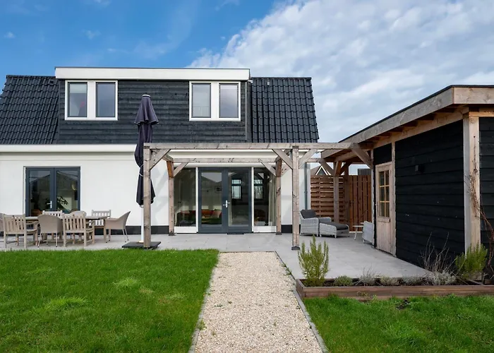 8 Persons Waterfront Tulpenacker Villa *